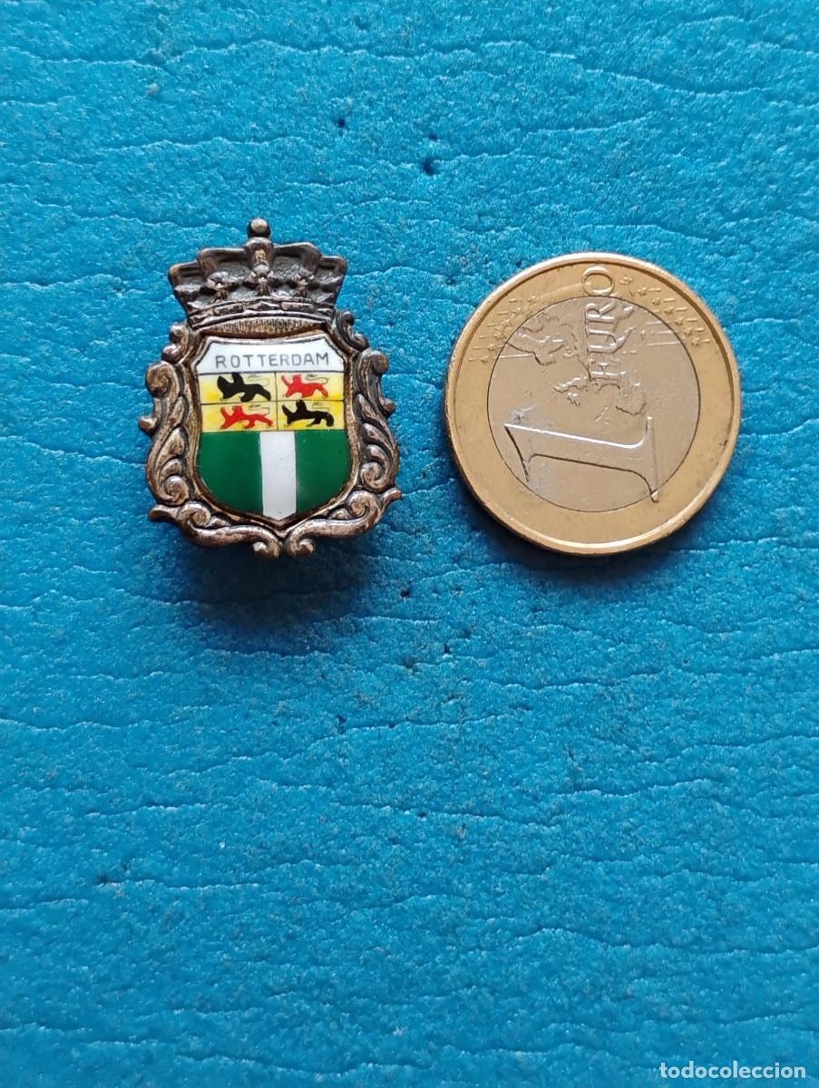 Pins de colecci&oacute;n: INSIGNIA/PIN AGUJA IMPERDIBLE - ESCUDO HERALDICO ROTTERDAM - PLATA?