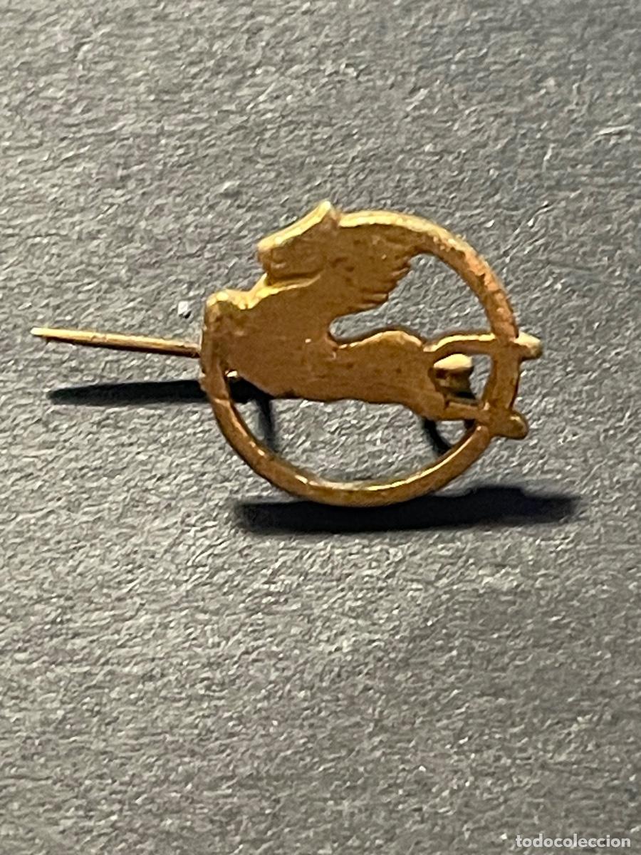 Pins de colecci&oacute;n: MOTOS / AUTOMOVILES - ANTIGUA INSIGNIA DE AGUJA PEGASO - 1,5X1,4 CM. ESTADO EL QUE SE VE
