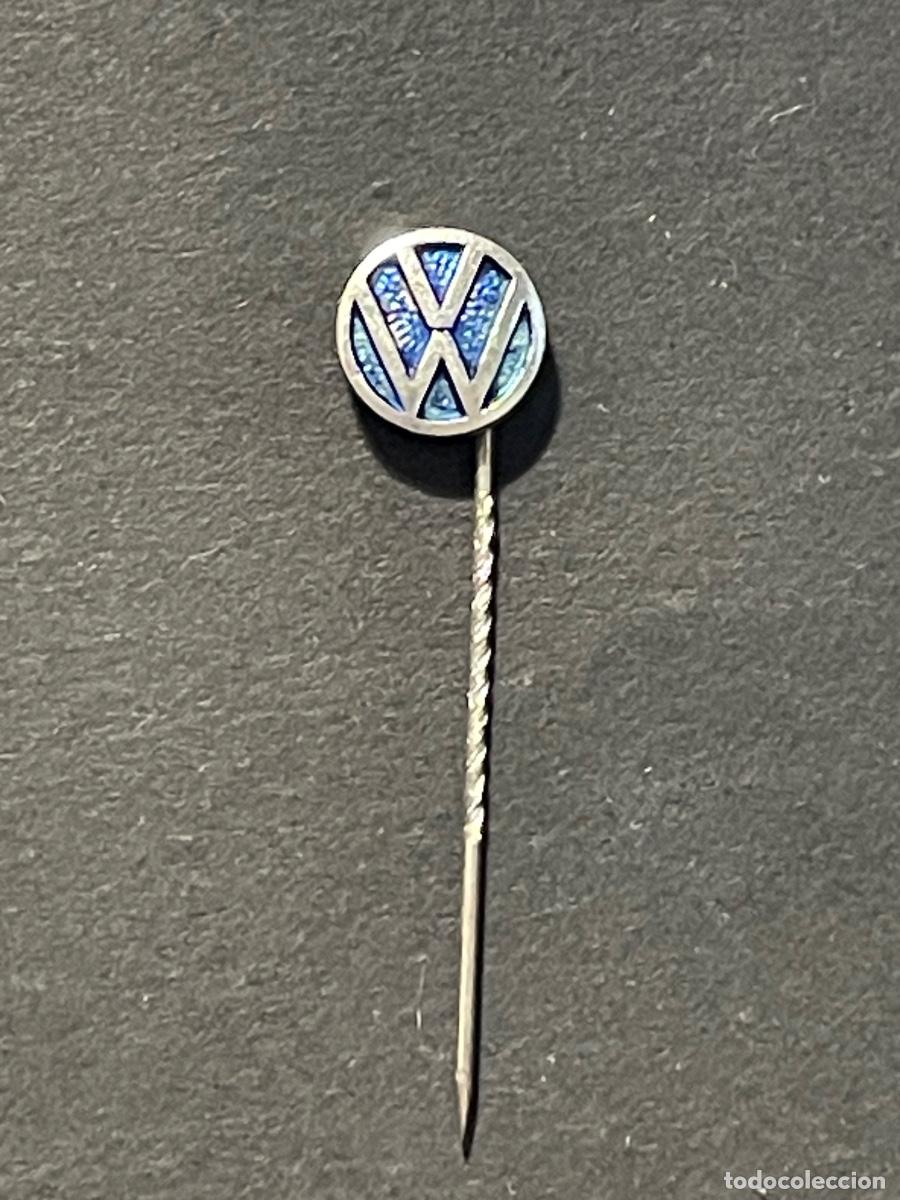Pins de colecci&oacute;n: MOTOS / AUTOMOVILES - ANTIGUA INSIGNIA DE AGUJA CORBATA WOLKSWAGEN - 0,8CM. ESTADO EL QUE SE VE
