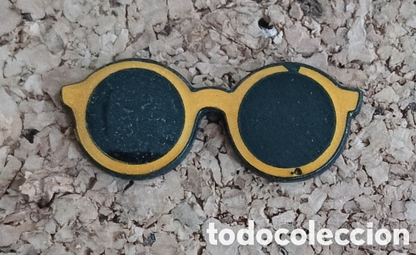 Pins de colecci&oacute;n: PIN GAFAS DE SOL AMARILLAS