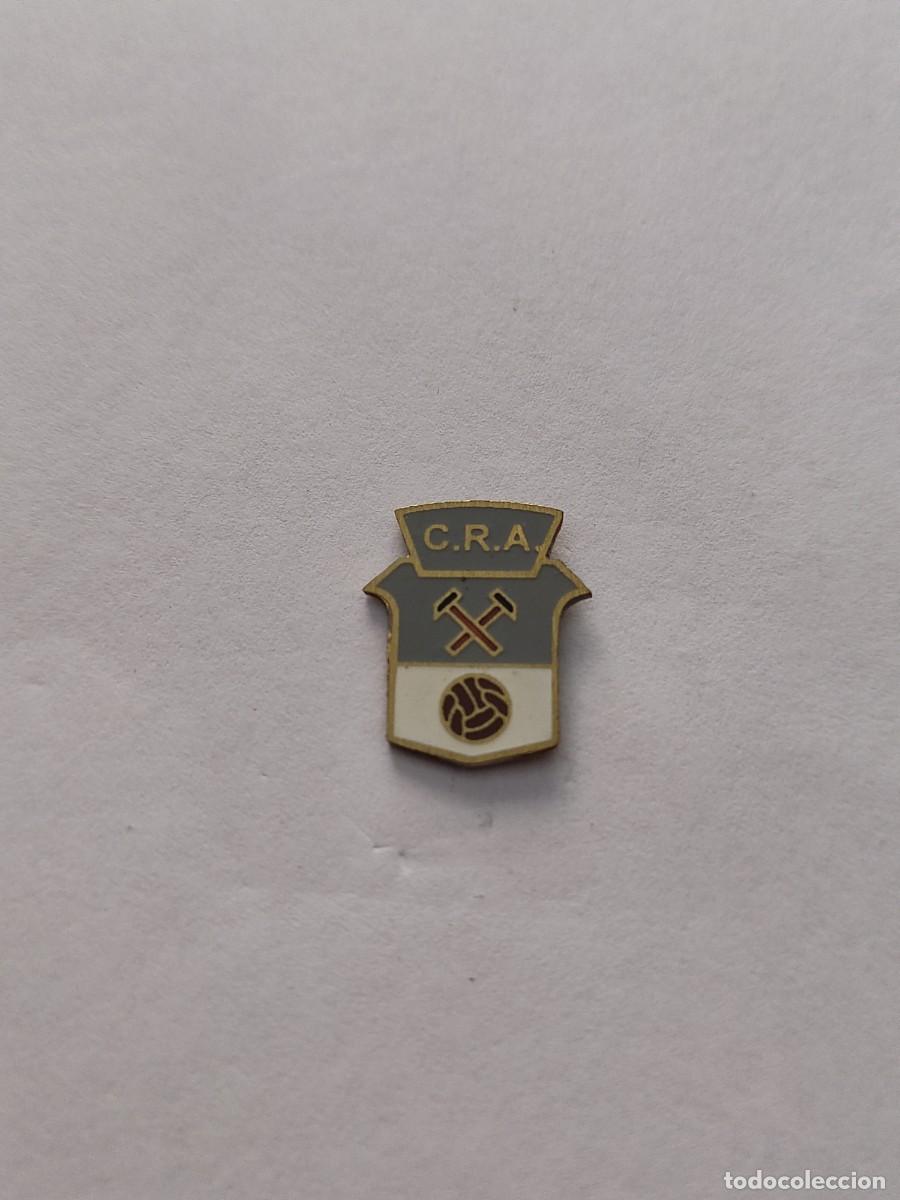 Pins de colecci&oacute;n: ANTIGUO PIN FUTBOL DEL CENTRO RECREATIVO ARNAO (ASTURIAS)-desaparecido-