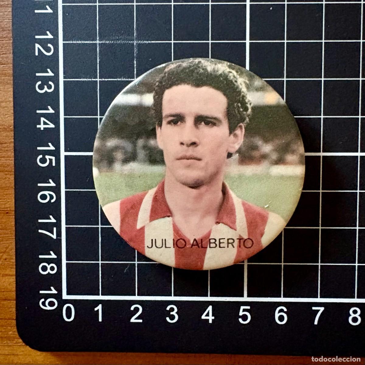Pins de colecci&oacute;n: ANTIGUA CHAPA CIERRE ALFILER JULIO ALBERTO JUGADOR DEL ATLETICO DE MADRID, BIEN CONSERVADA