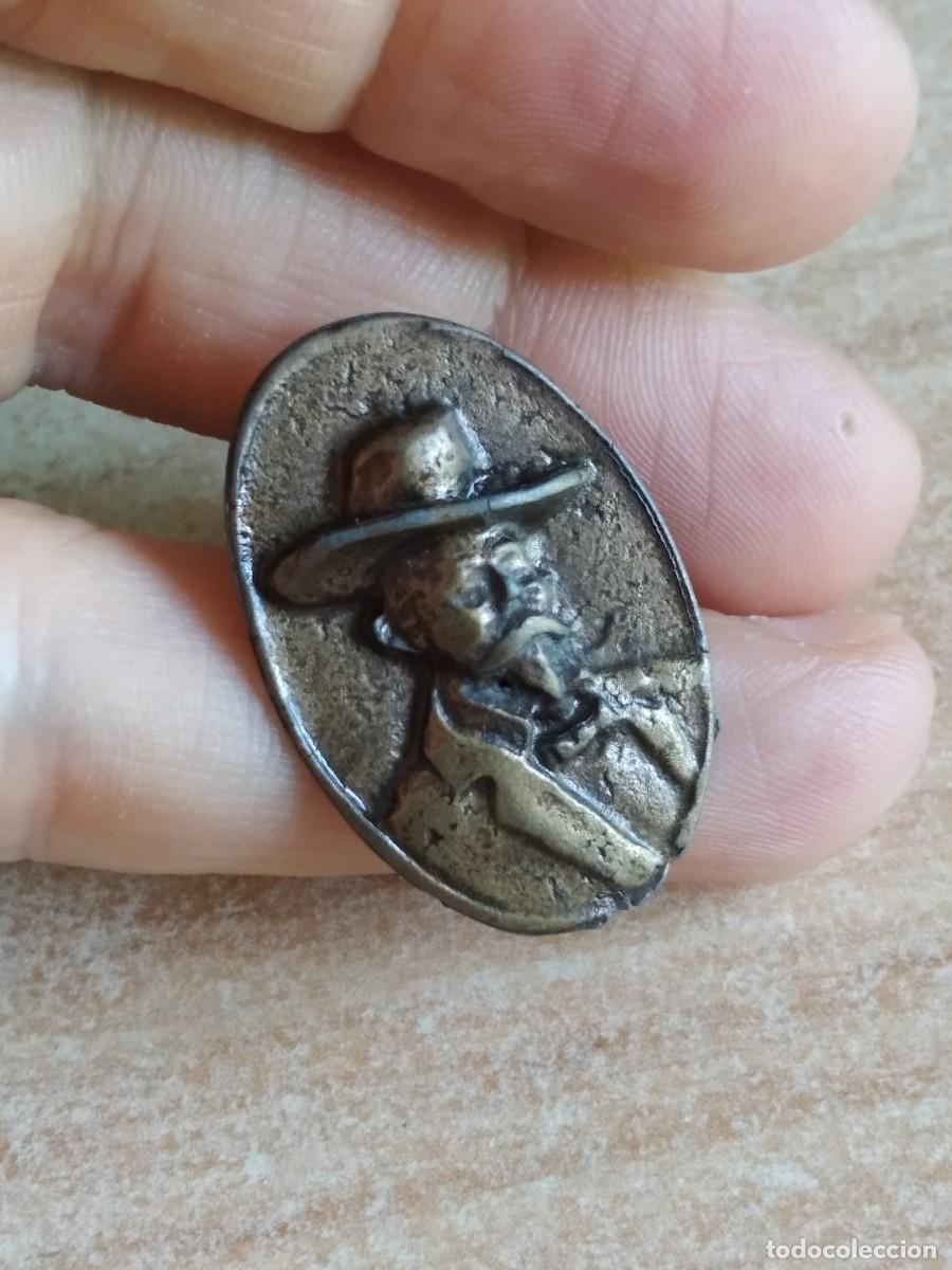 Pins de colecci&oacute;n: PIN ESCULTURA EN BRONCE DE PERSONAJE
