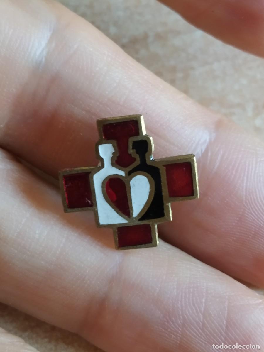 Pins de colecci&oacute;n: PIN ALFILER DONANTES DE SANGRE CRUZ ROJA A&Ntilde;OS 60 - 70`S VER FOTOS