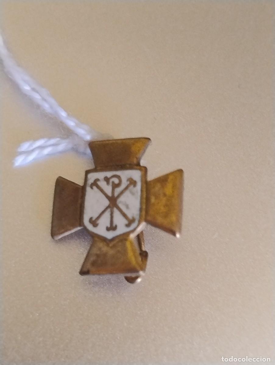 Pins de colecci&oacute;n: Antigua insignia con alfiler de la cruz de Acci&oacute;n Cat&oacute;lica