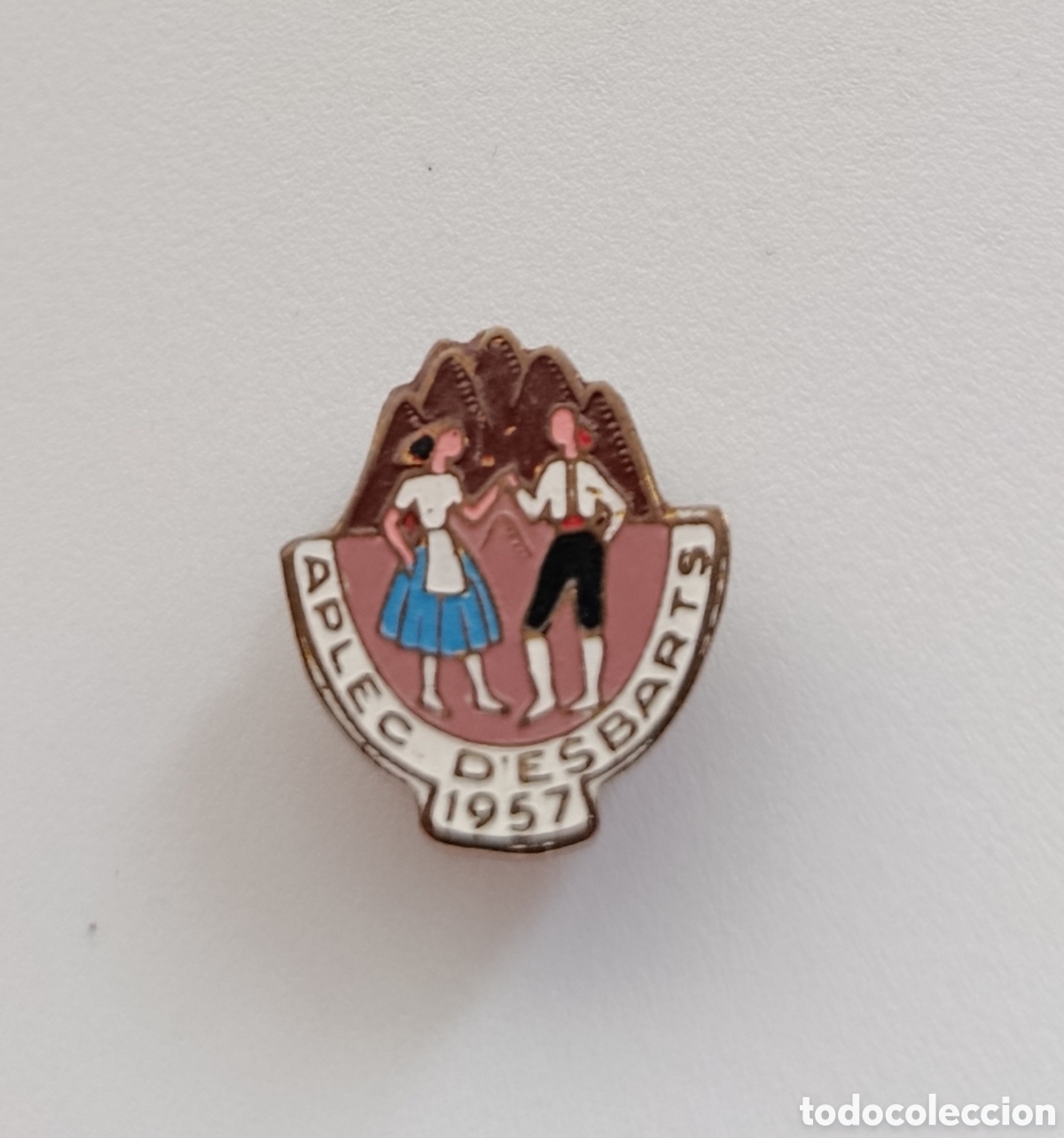Pins de colecci&oacute;n: INSIGNIA DE OJAL APLEC DESBARTS 1957 SARDANAS EN MONTSERRAT BARCELONA PIN BADGE