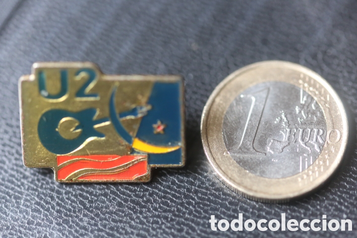Collection pins: PIN oficial U2. Grupo musical. Gira LOVE COME TO TOWN TOUR 89. Banda m&uacute;sica rock. Original 1989