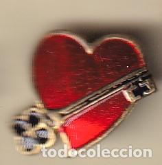 Pins de colecci&oacute;n: INSIGNIA IMPERDIBLE TEMA ROMANTICO - CORAZON CON LLAVE