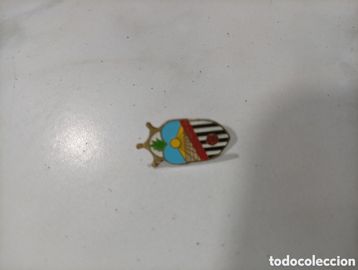 Pins de colecci&oacute;n: Pin imperdible futbol Badajoz promesas