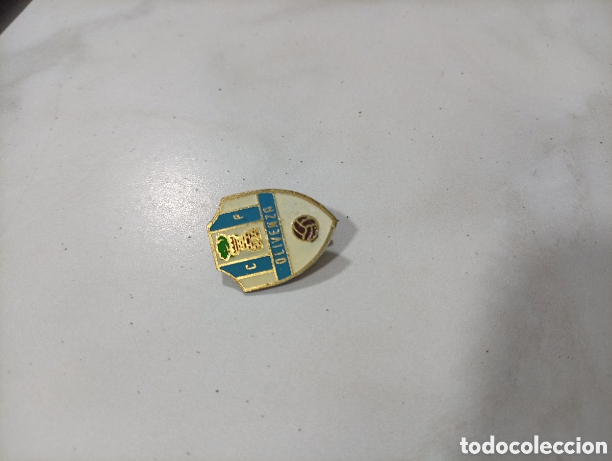 Pins de colecci&oacute;n: Pin imperdible futbol olivenza