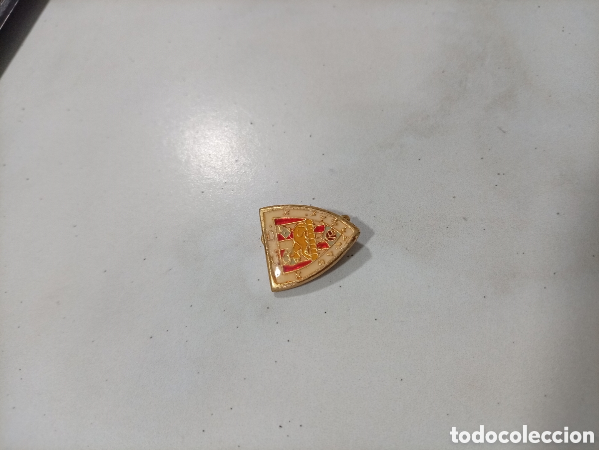 Pins de colecci&oacute;n: Pin imperdible futbol santanyi