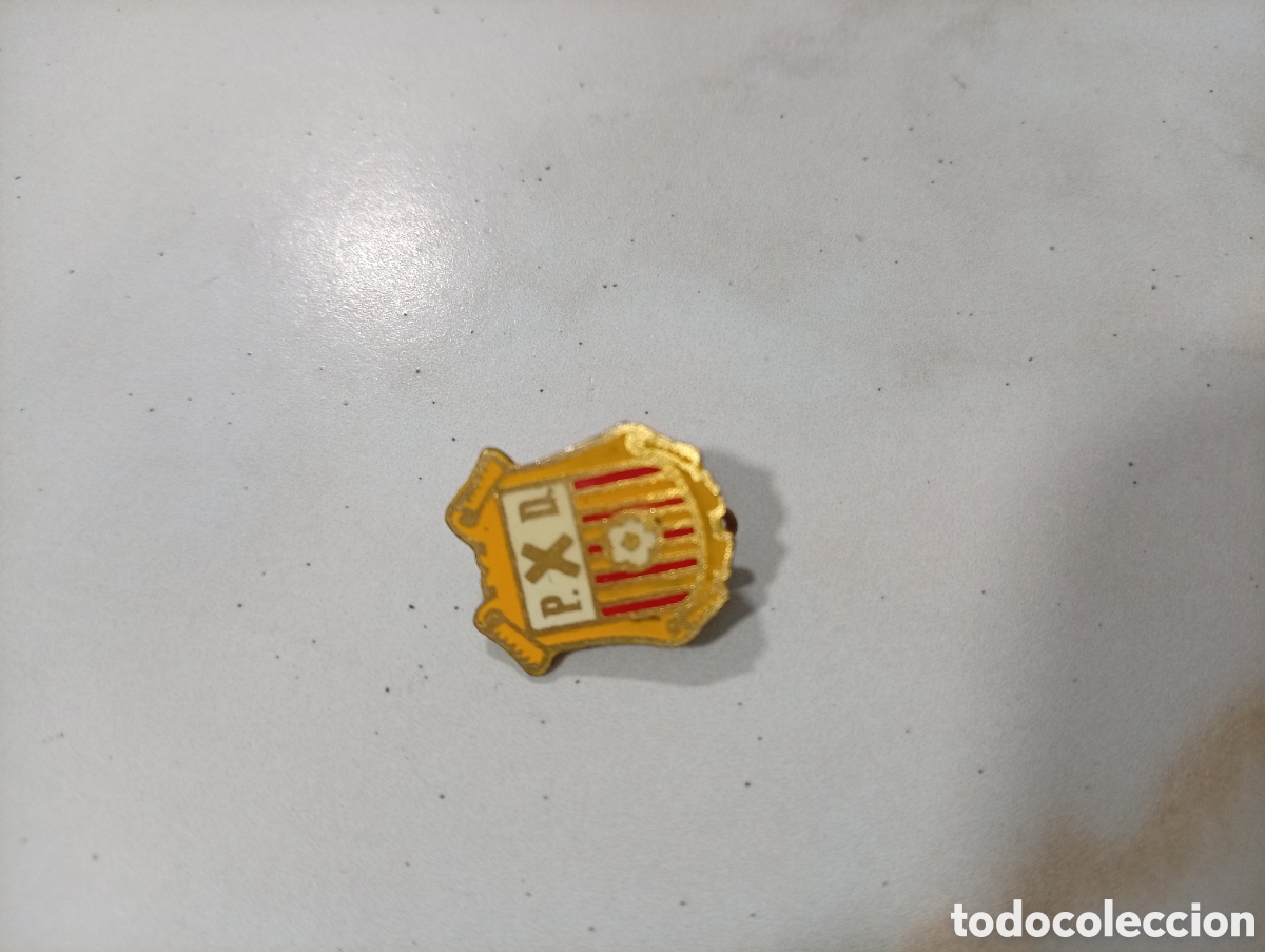 Pins de colecci&oacute;n: Pin imperdible futbol pe&ntilde;a d. Santa Eulalia