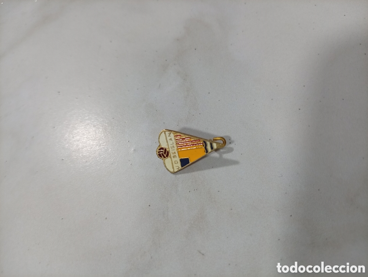 Pins de colecci&oacute;n: Pin imperdible futbol seislan