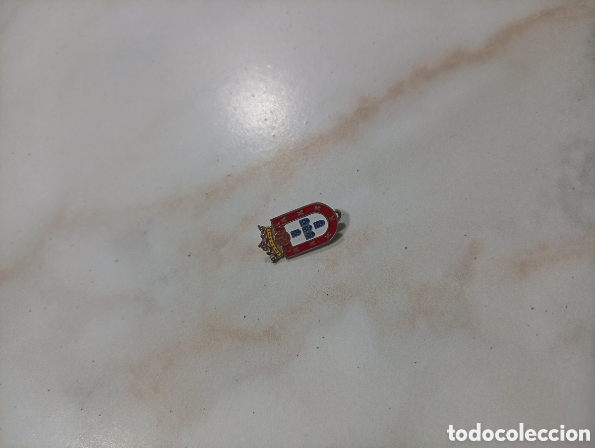 Pins de colecci&oacute;n: Pin imperdible futbol ceuta
