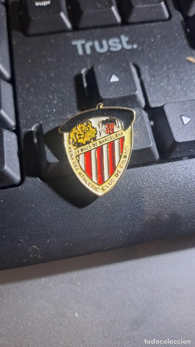 Pins de colecci&oacute;n: PIN PE&Ntilde;A LEONES DE BARCELONA ATHLETIC CLUB DE BILBAO FUNDADO EN 1986