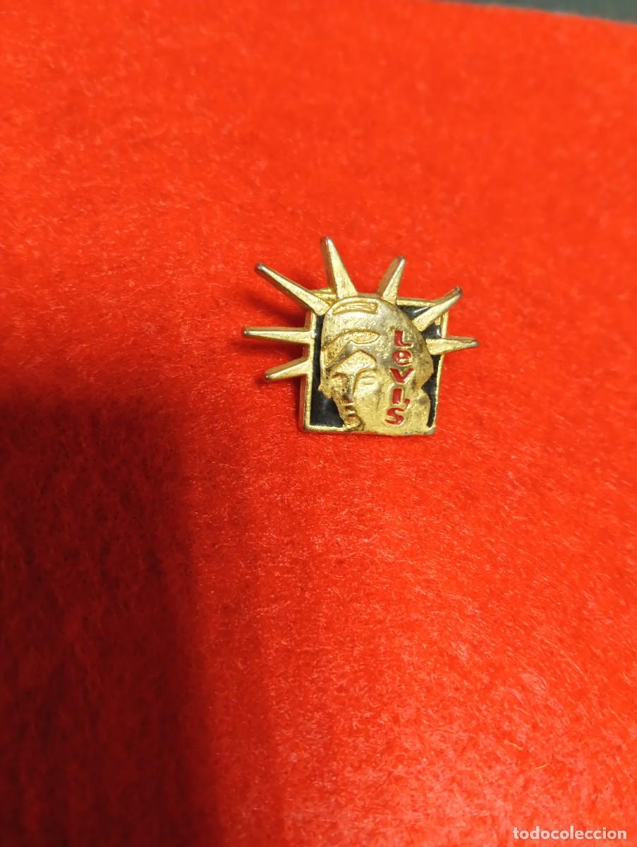 Pins de colecci&oacute;n: RARO PIN PUBLICIDAD JEANS / PANTALONES LEVI&acute;S - LEVI STRAUSS - ESTATUA DE LA LIBERTAD