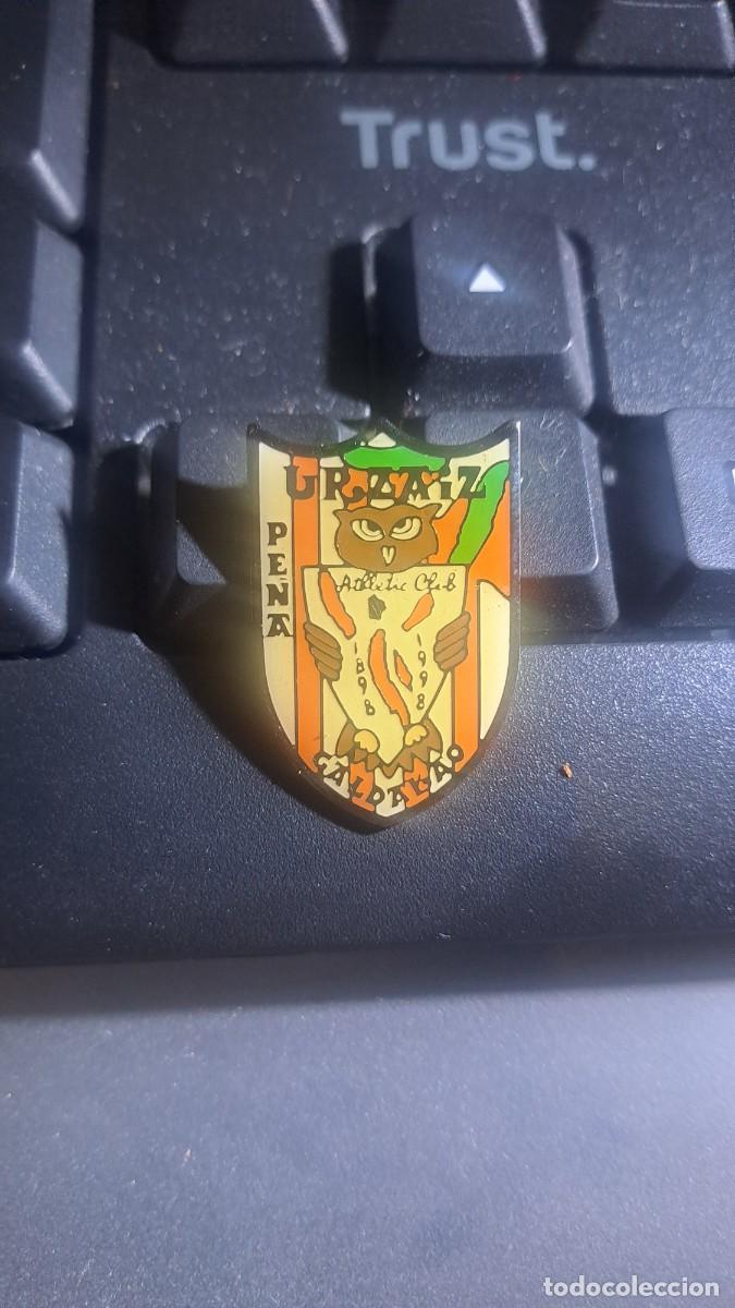 Pins de colecci&oacute;n: PIN PE&Ntilde;A URZAIZ AHARI DE GALDAKAO GALDAKANO ATHLETIC CLUB DE BILBAO FUNDADO EN 1996