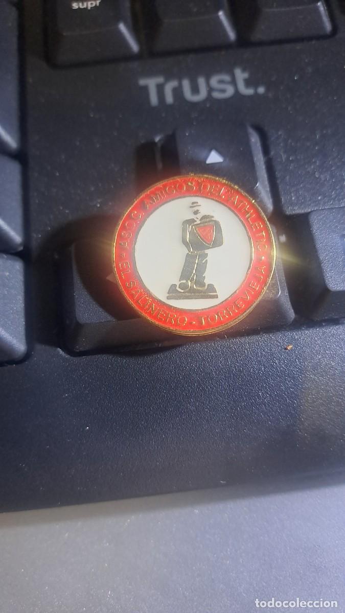Pins de colecci&oacute;n: PIN PE&Ntilde;A ASOSACION AMIGOS DEL ATHLETIC EL SALINERO DE TORREVIEJA ATHLETIC BILBAO FUNDADO EN 2004
