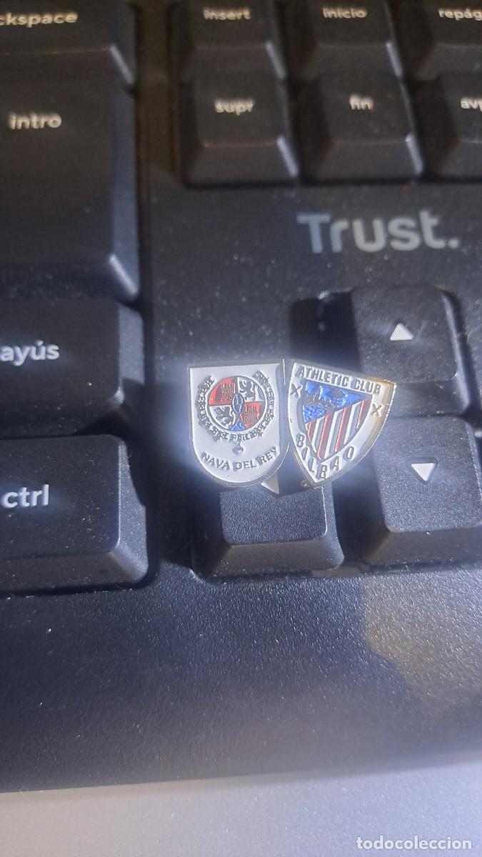Pins de colecci&oacute;n: PIN PE&Ntilde;A NAVA DEL REY DE VALLADOLID ATHLETIC CLUB DE BILBAO