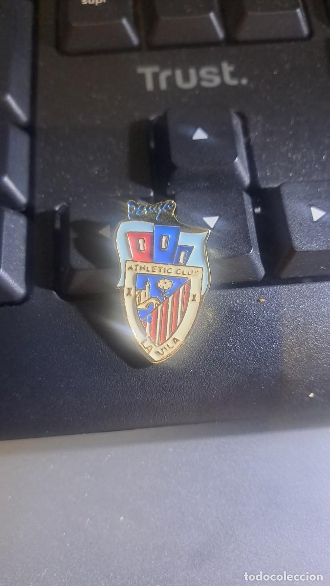 Pins de colecci&oacute;n: PIN PE&Ntilde;A ATHLETIC CLUB LA VILA EN VILLAJOYOSA ATHLETIC CLUB DE BILBAO FUNDADO EN 2001