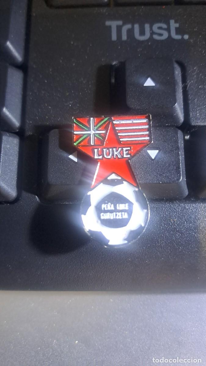 Pins de colecci&oacute;n: PIN PE&Ntilde;A LUKE DE GURUTZETA CRUCES ATHLETIC CLUB DE BILBAO FUNDADO EN 1990