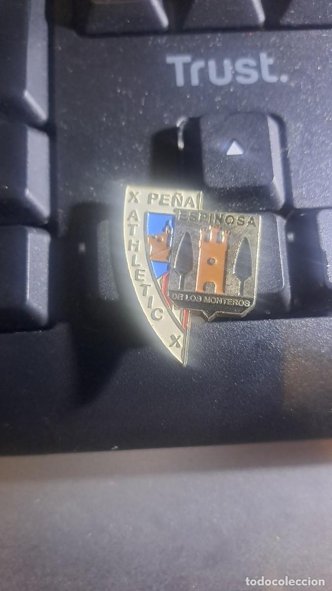 Pins de colecci&oacute;n: PIN PE&Ntilde;A ATHLETIC ESPINOSA DE LOS MONTEROS ATHLETIC CLUB DE BILBAO FUNDADO EN 2000