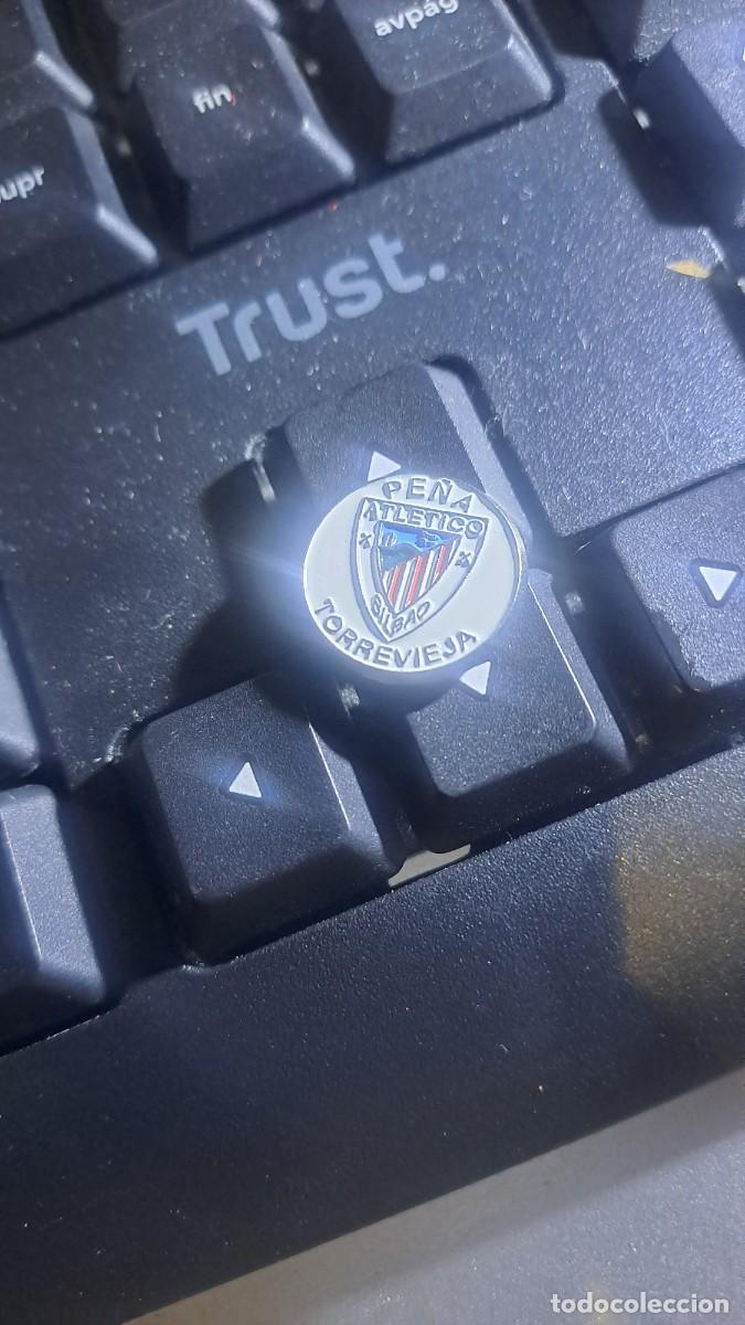 Pins de colecci&oacute;n: PIN PE&Ntilde;A TORREVIEJA ATHLETIC CLUB DE BILBAO