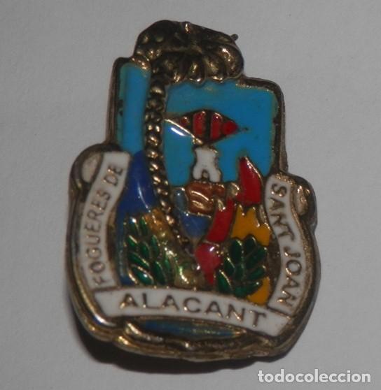 Pins de colecci&oacute;n: ANTIGUO PIN'S DE ALFILER DE LA HOGUERAS DE SAN JUAN - ALICANTE