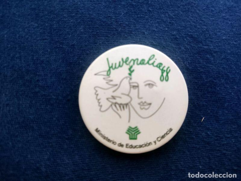 Collection pins: CHAPA AGUJA PEQUE&Ntilde;A JUVENALIA 88 MINISTERIO EDUCACION Y CIENCIA A&Ntilde;OS 80