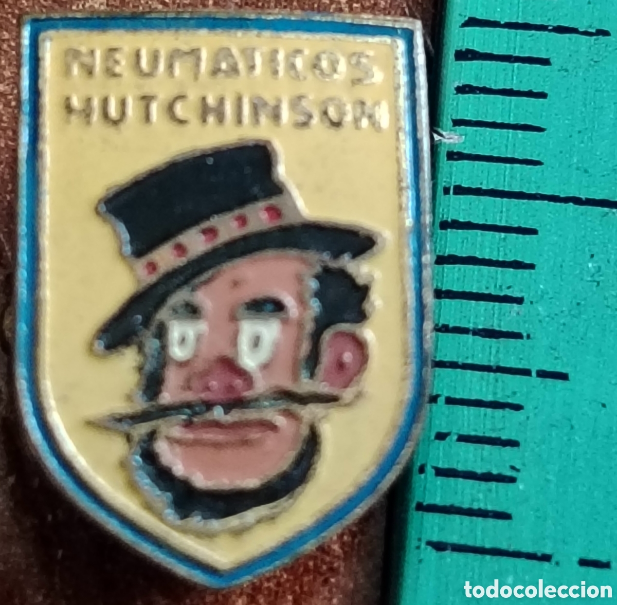 Pins de colecci&oacute;n: Insignia antigua de Neum&aacute;ticos - Foto 1