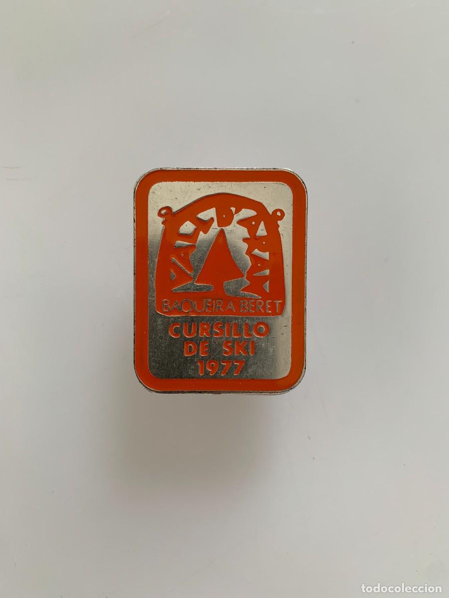 Pins de colecci&oacute;n: Insignia Plateada Cursillo Esqu&iacute; Baqueira Beret Vintage 1977