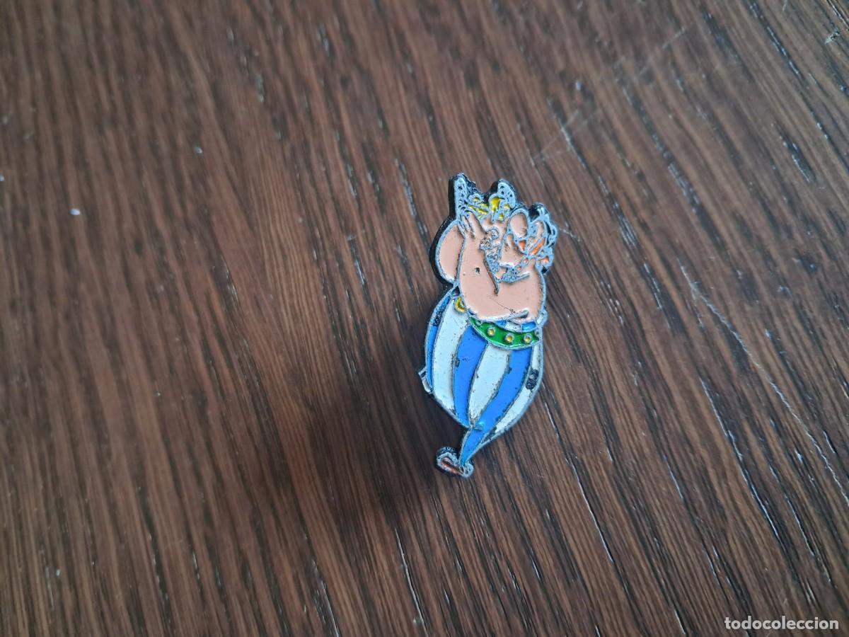 Pins de colecci&oacute;n: pin de metal, Asterix, Obelix.