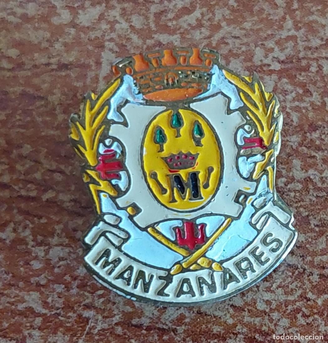 Pins de colecci&oacute;n: Emblema ojal Manzanares