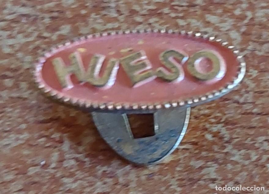 Pins de colecci&oacute;n: Emblema ojal marca Hueso Huesitos