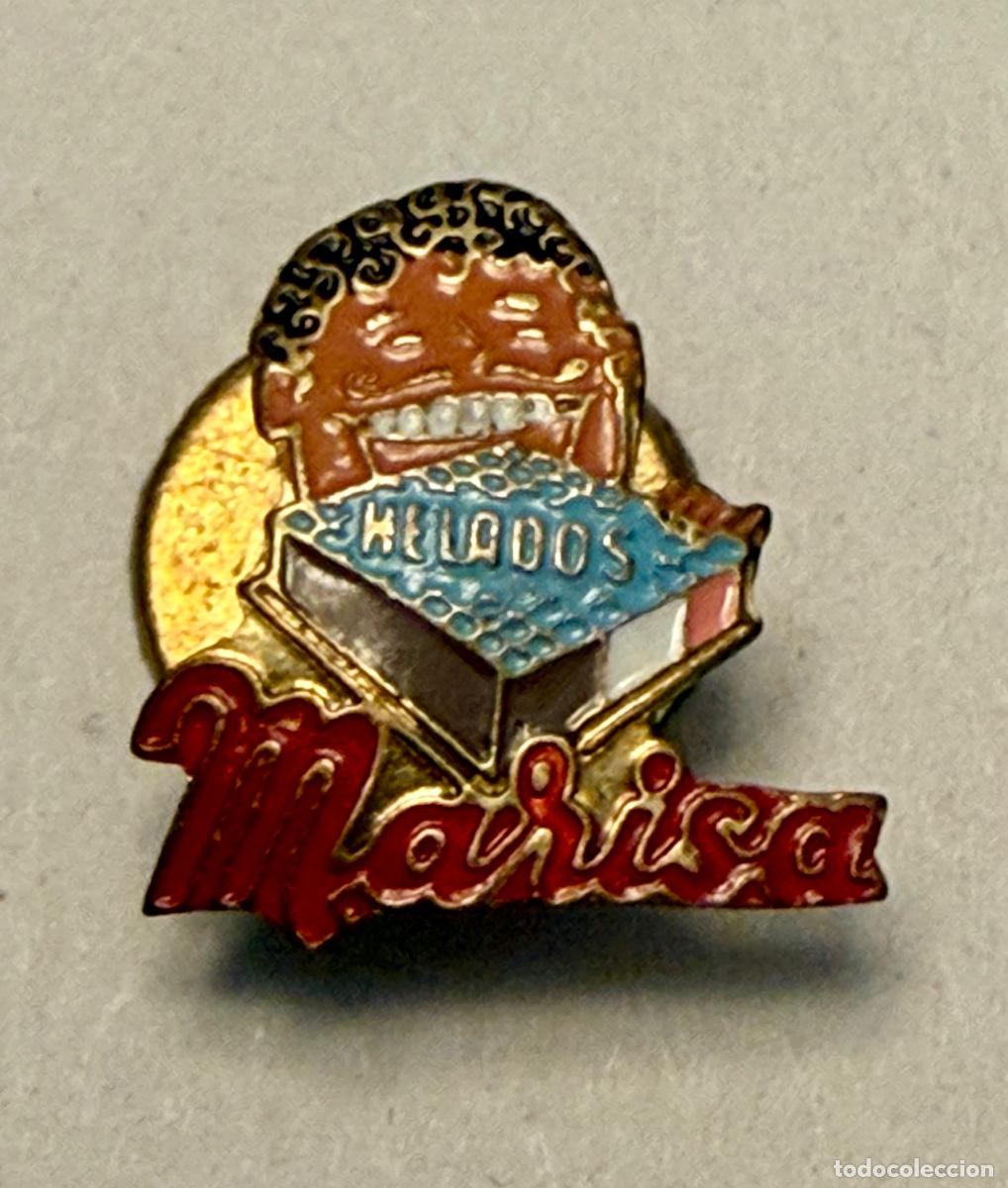 Pins de colecci&oacute;n: ANTIGUA INSIGNIA SOLAPA PUBLICIDAD HELADOS MARISA