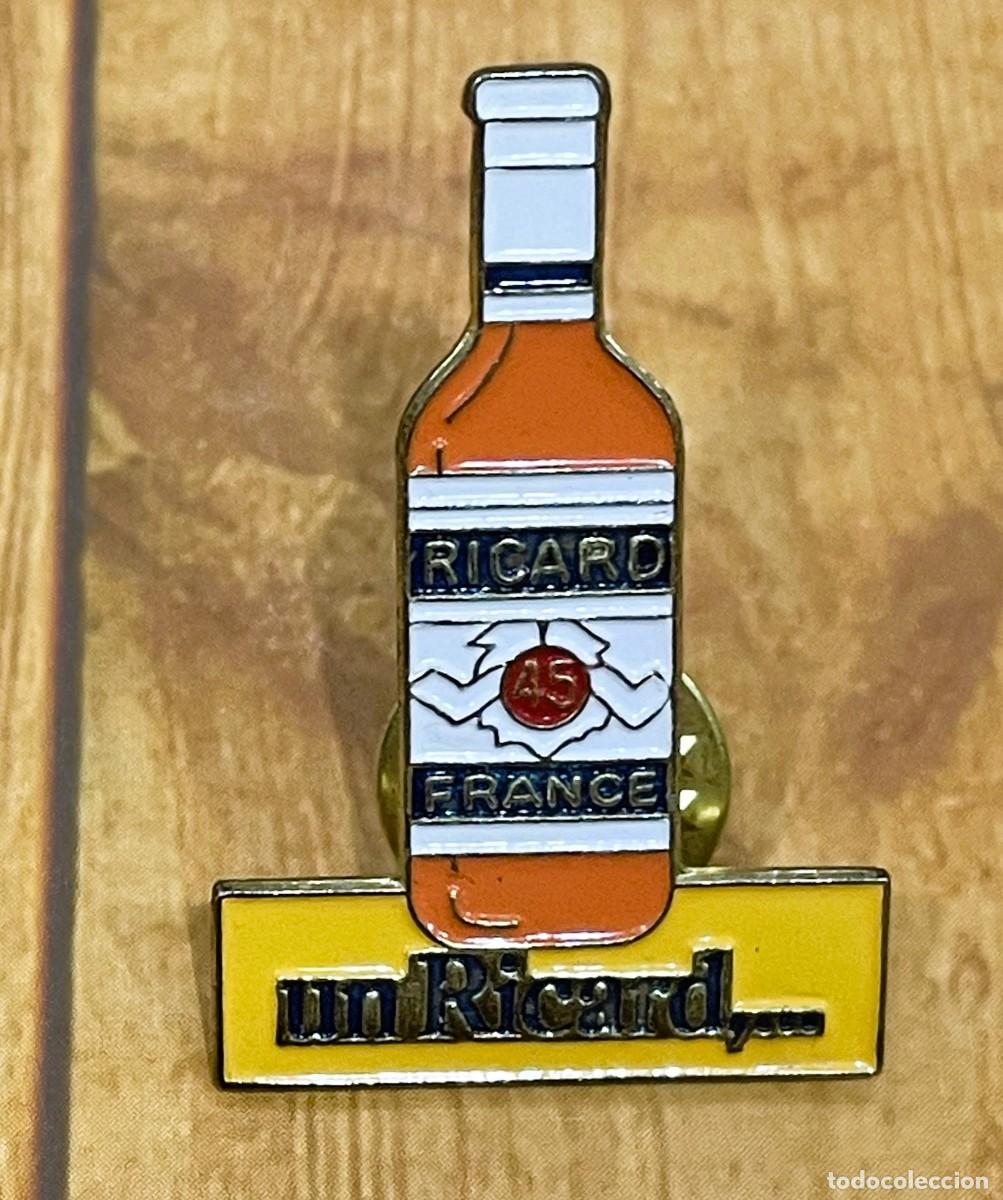 Pins de colecci&oacute;n: PIN DE BOTELLA DE LICOR DE AN&Iacute;S RICARD 45 - UN RICARD...
