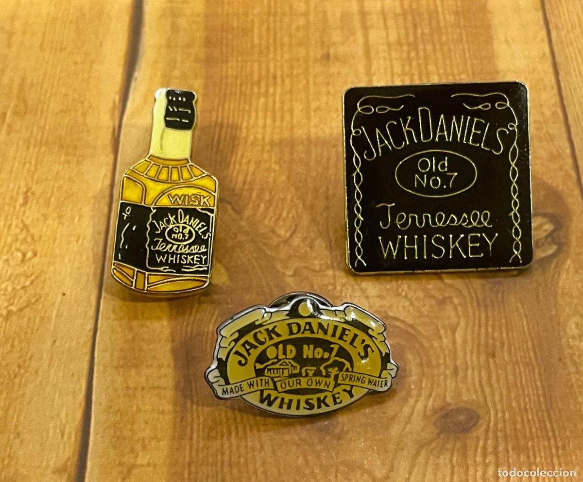Pins de colecci&oacute;n: LOTE DE 3 PINS DE WHISKEY WHISKY JACK DANIELS n&ordm; 5 Y 7 (TENNESSEE)