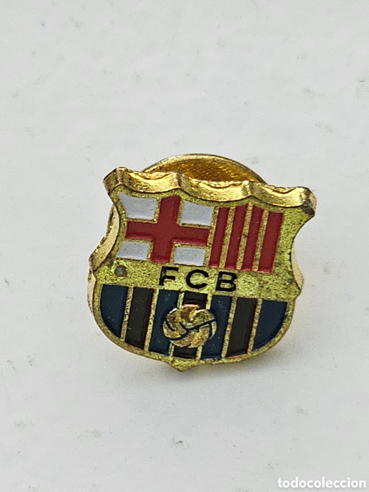 Pins de colecci&oacute;n: Pin del FCB F&uacute;tbol Club Barcelona, regalo del Club a los socios 2010s