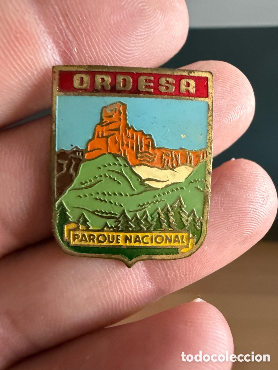 Pins de colecci&oacute;n: Antigua Insignia Esmaltada. ORDESA. Parque Nacional. 3 cm