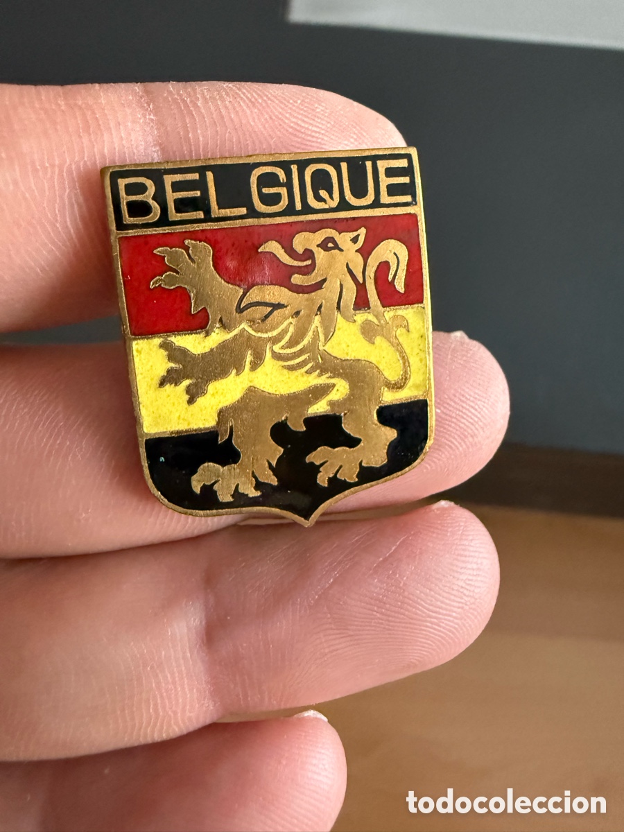 Pins de colecci&oacute;n: Antigua Insignia Esmaltada. B&Eacute;LGICA. 3 cm