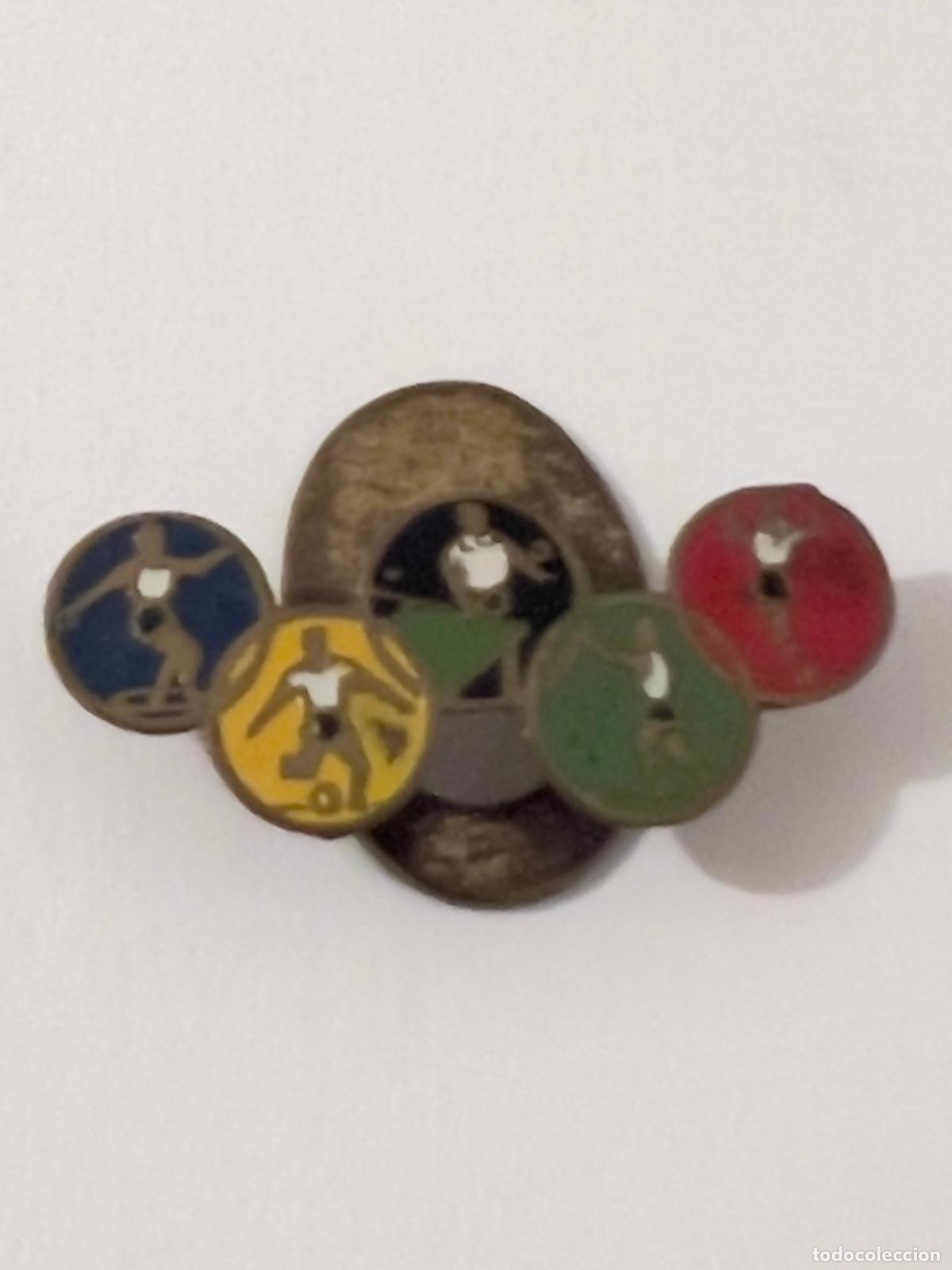 Pins de colecci&oacute;n: Insignia solapa deporte monta&ntilde;a excursionista alpinista escalada OLIMPIADA AROS OL&Iacute;MPICOS