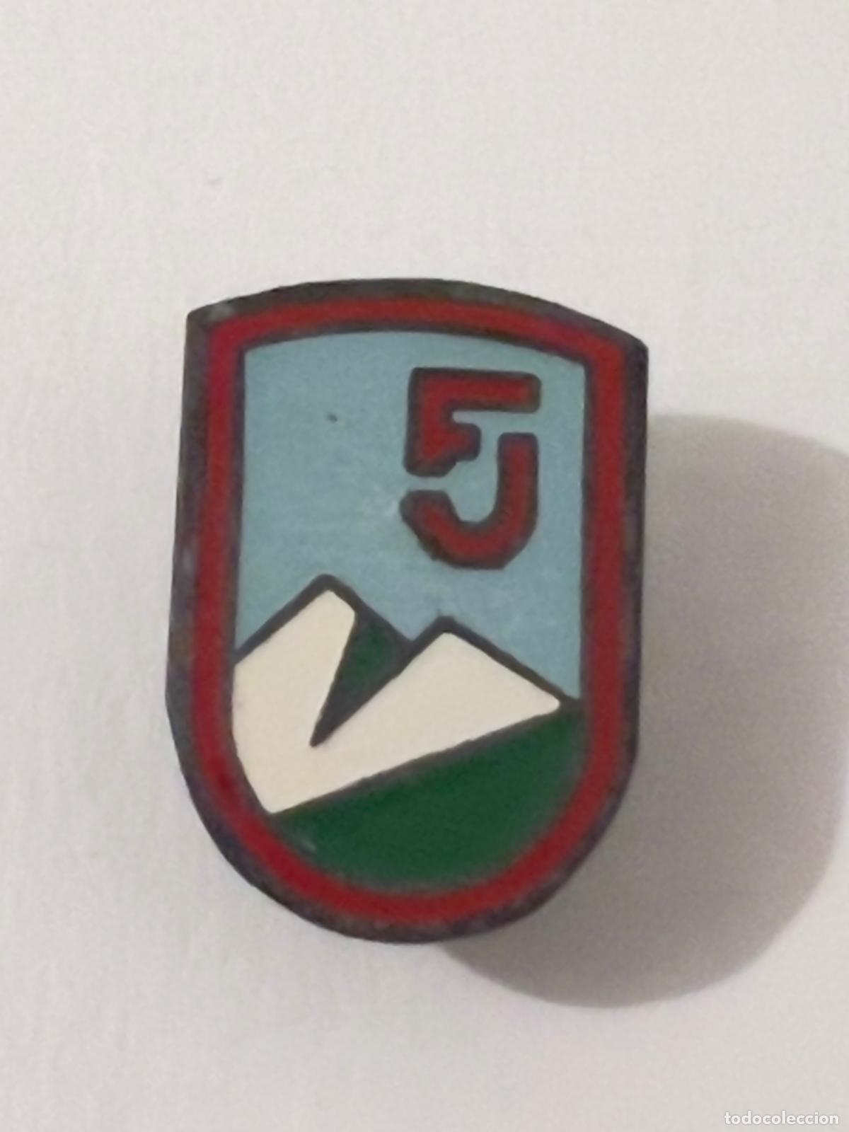 Pins de colecci&oacute;n: Insignia solapa deporte monta&ntilde;a excursionista alpinista escalada 5 PICOS