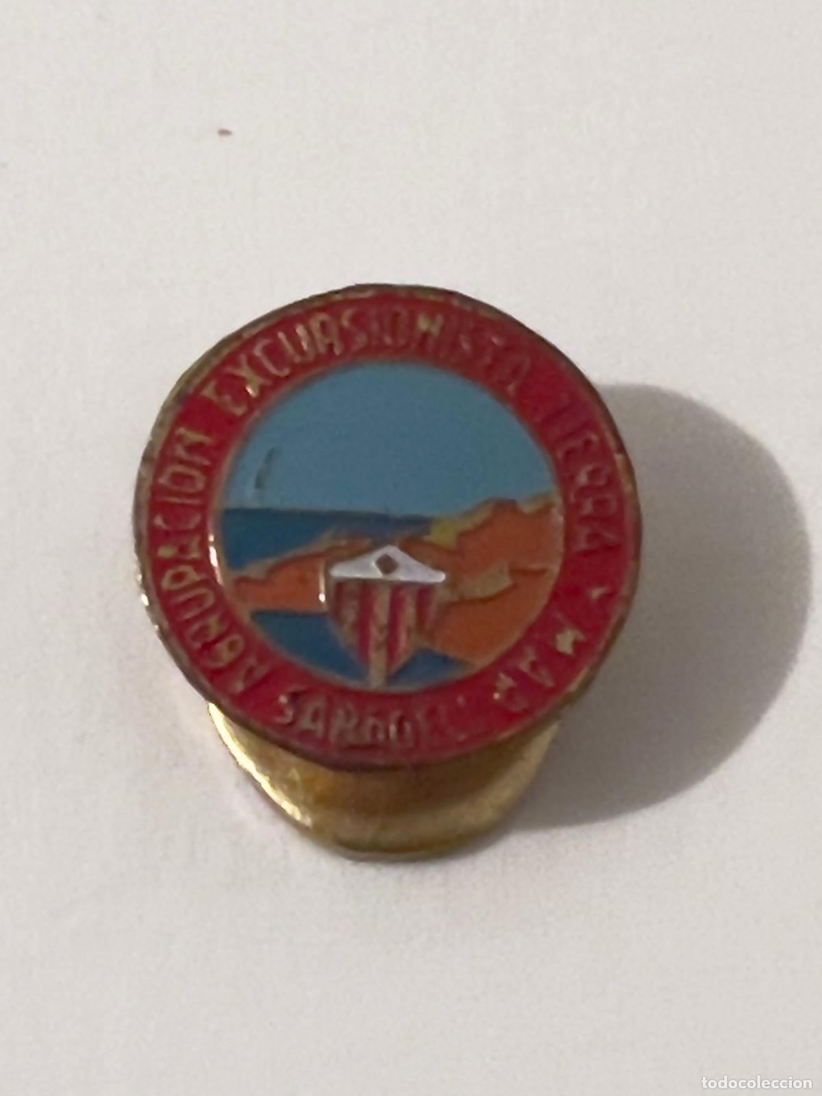 Pins de colecci&oacute;n: Insignia solapa deporte monta&ntilde;a excursionista alpinista escalada TIERRA Y MAR