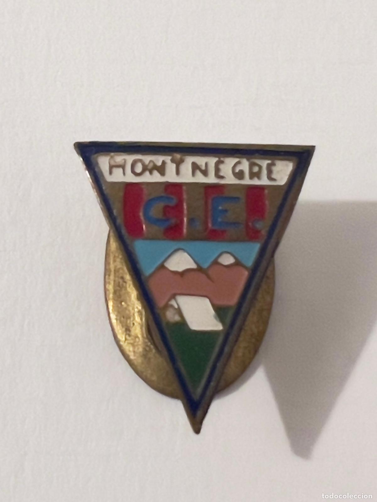 Pins de colecci&oacute;n: Insignia solapa deporte monta&ntilde;a excursionista alpinista escalada C.E. MONTNEGRE