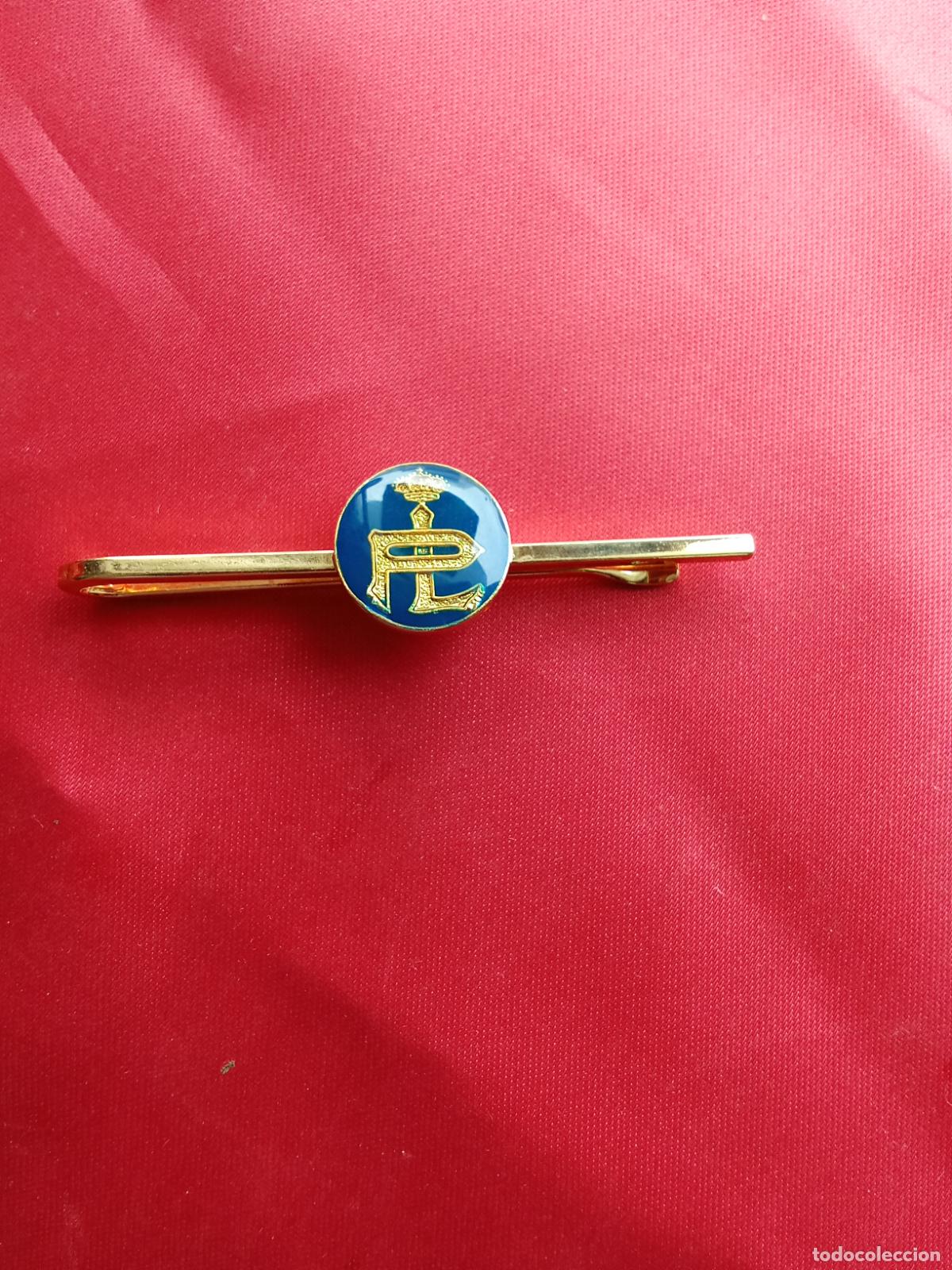 Pins de colecci&oacute;n: Pin de corbata socorrista acuatico, raro. V.13