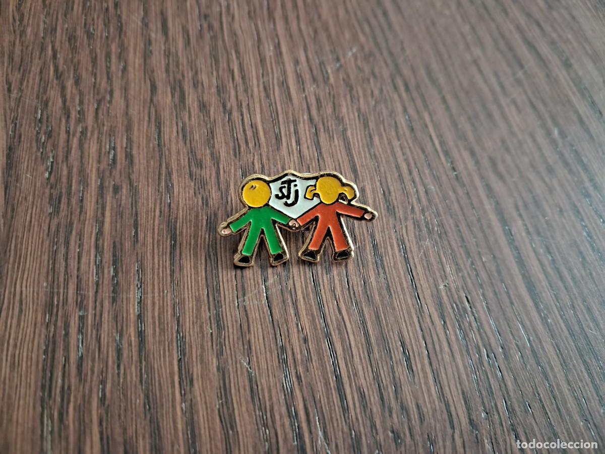 Pins de colecci&oacute;n: pin de tipo religioso, STJ, Santa Teresa de Jes&uacute;s.