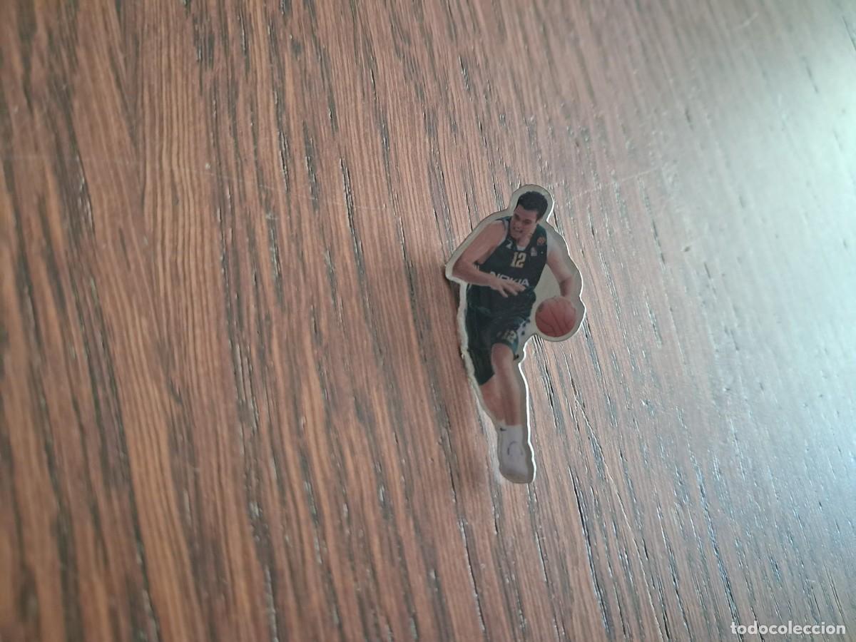 Pins de colecci&oacute;n: pin de deportes, basket, baloncesto, jugador.