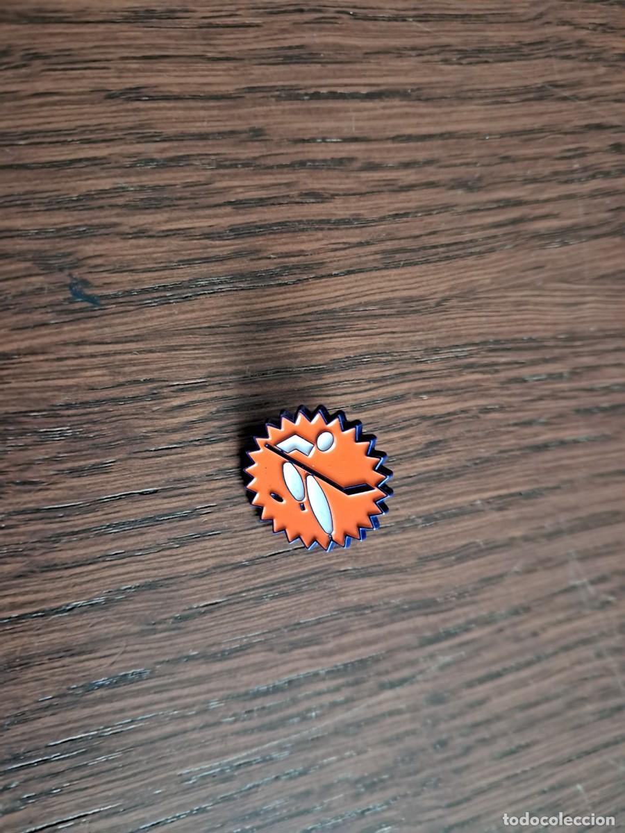 Pins de colecci&oacute;n: pin de metal, deportes.