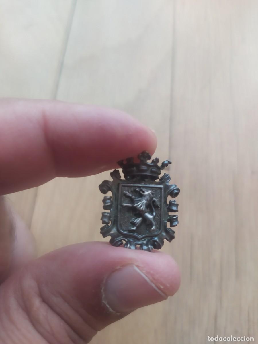 Pins de colecci&oacute;n: PIN DE PLATA DE LA CIUDAD DE LE&Oacute;N,AYUNTAMIENTO. NUEVO.