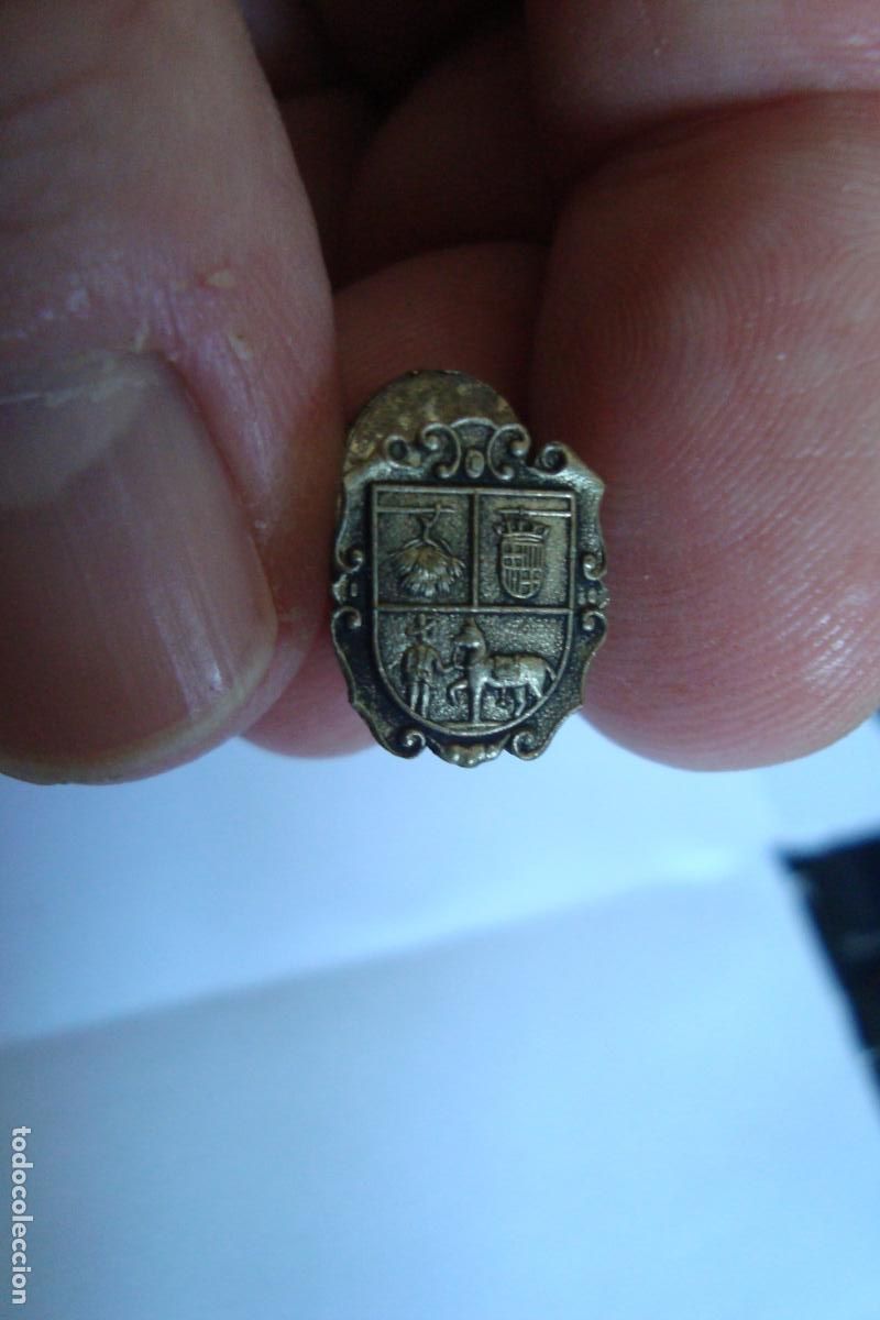 Pins de colecci&oacute;n: ANTIGUO PIN SOLAPA ESCUDO BLASON HERALDICA SIN IDENTIFICAR.